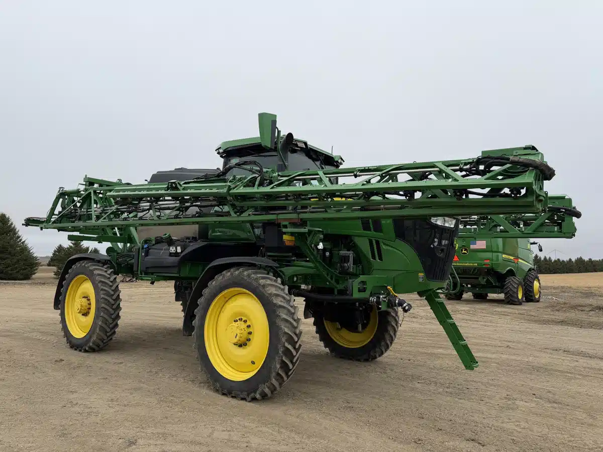 Gallery image 1 for 2023 John Deere 412R Sprayer - Self Propelled