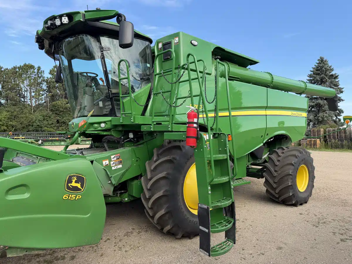 Photo de la Galerie 1 pour 2023 John Deere S780 Batteuse