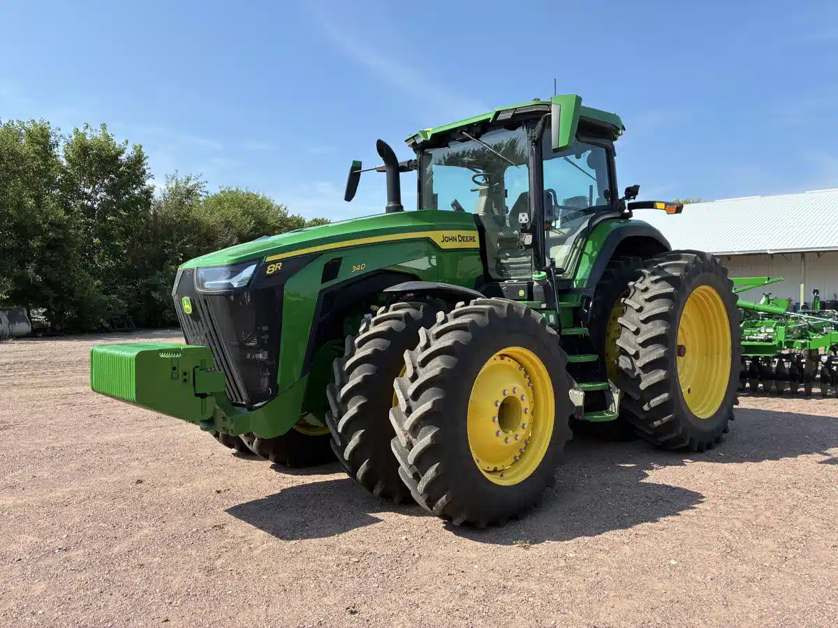 Photo de la Galerie 1 pour 2025 John Deere 8R 340 Tracteur