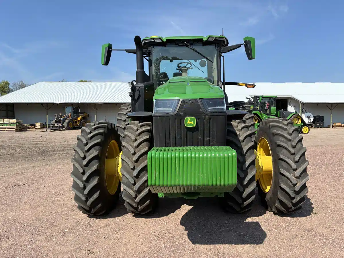 Photo de la Galerie 2 pour 2025 John Deere 8R 340 Tracteur