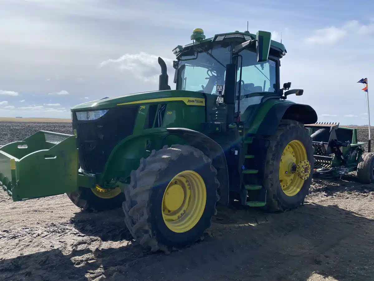 Gallery image 1 for 2023 John Deere 7R 210 Tractor