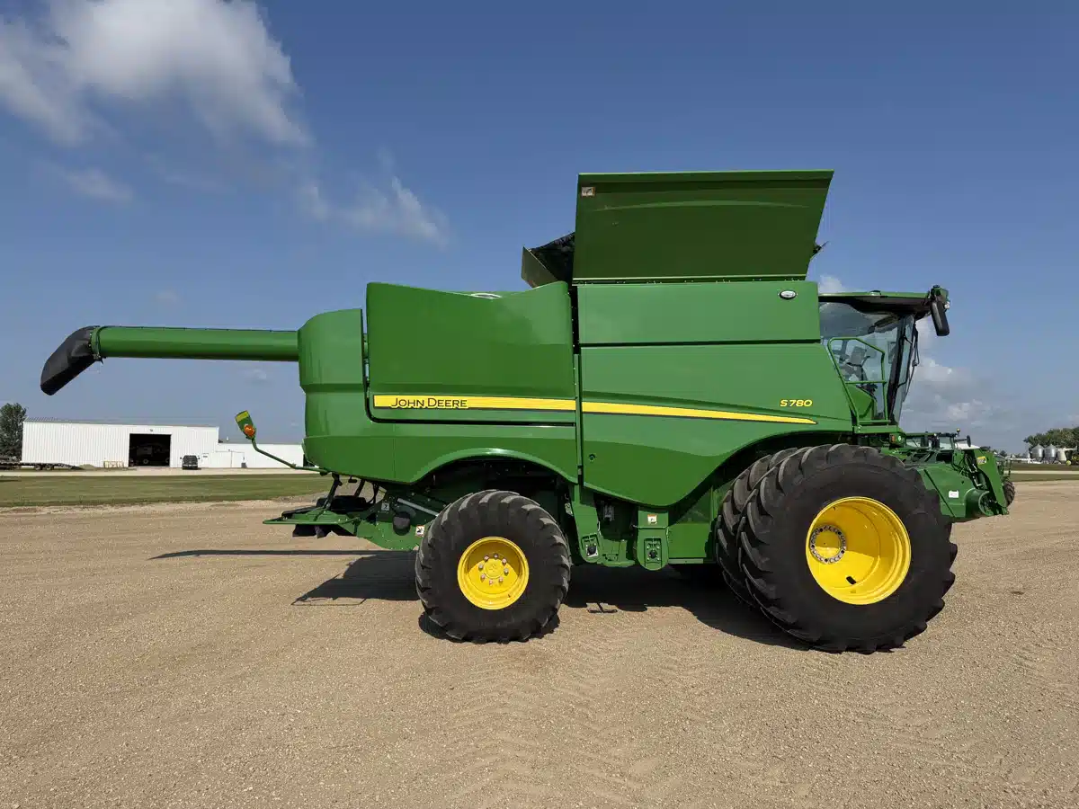 Gallery image 2 for 2023 John Deere S780 Combine