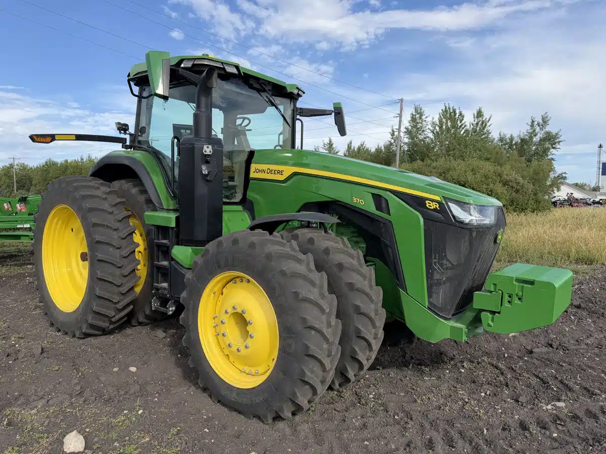 Gallery image 1 for 2025 John Deere 8R 370 Tractor