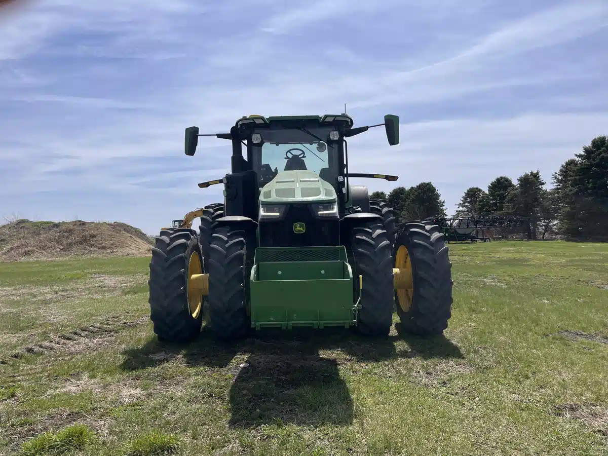 Gallery image 2 for 2025 John Deere 8R 410 Tractor