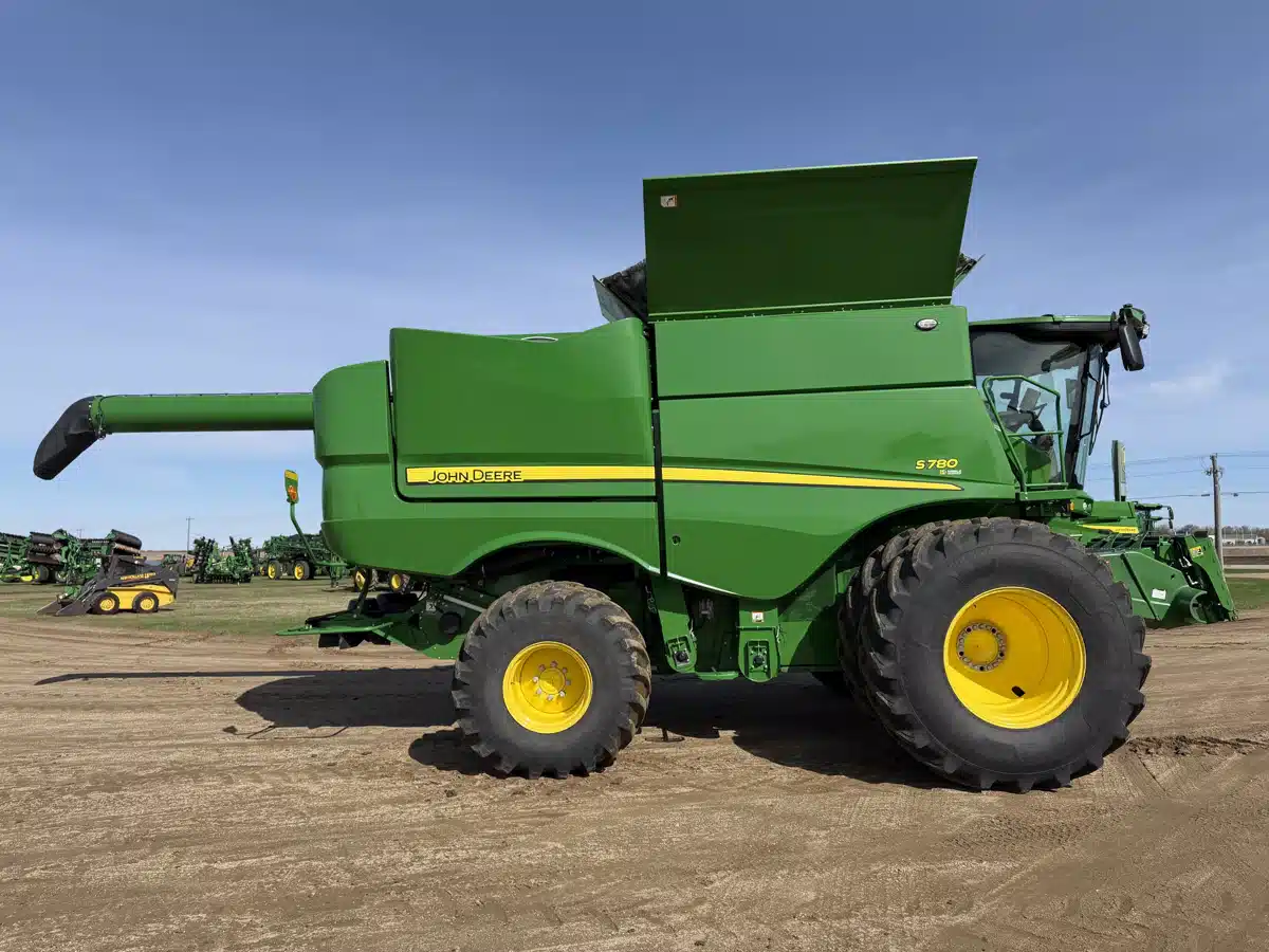 Gallery image 2 for 2023 John Deere S780 Combine