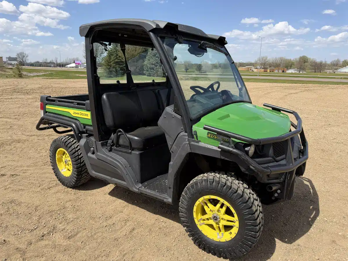 Photo de la Galerie 1 pour 2024 John Deere XUV 835M Véhicule utilitaire
