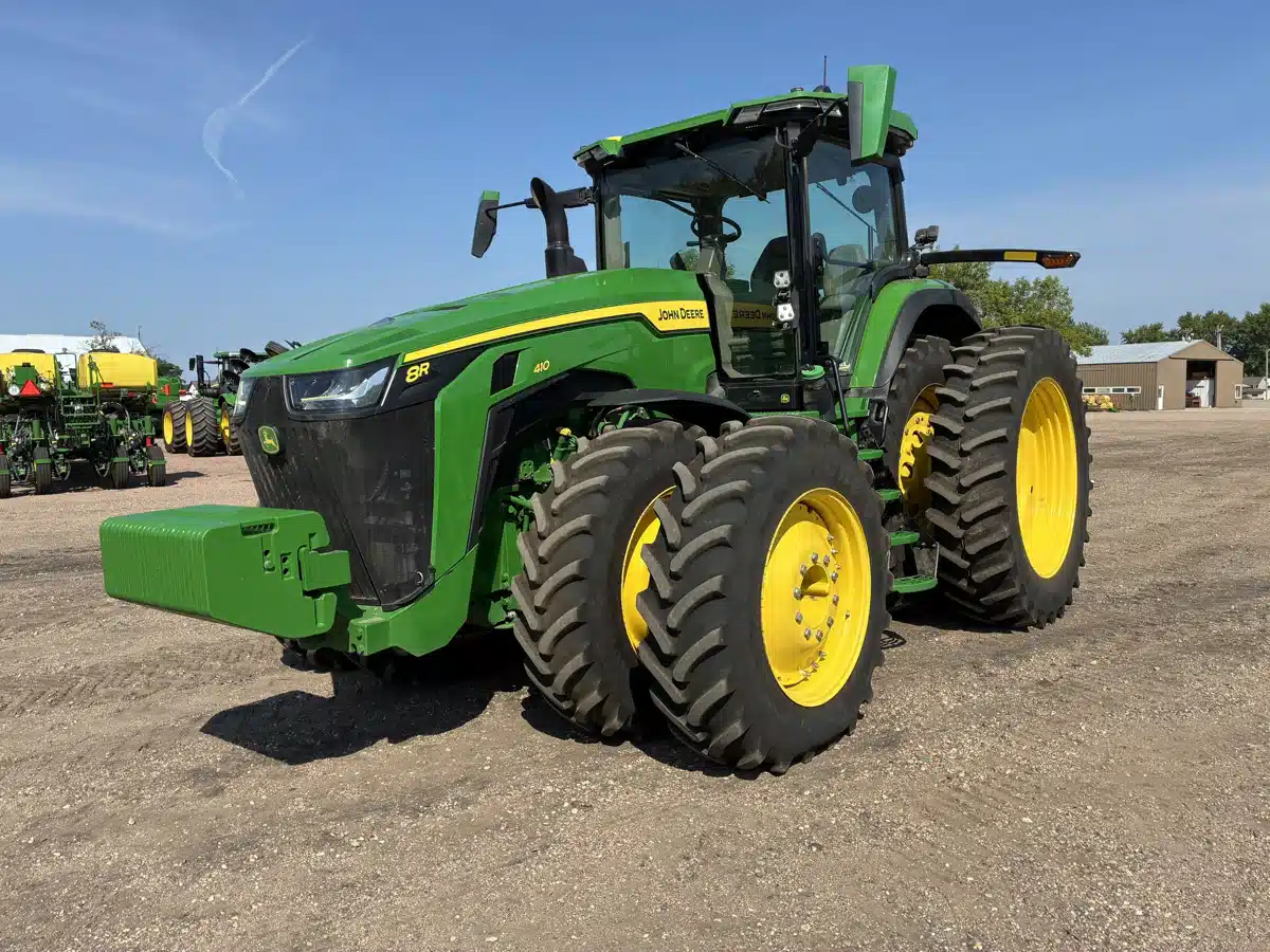 Gallery image 1 for 2025 John Deere 8R 410 Tractor