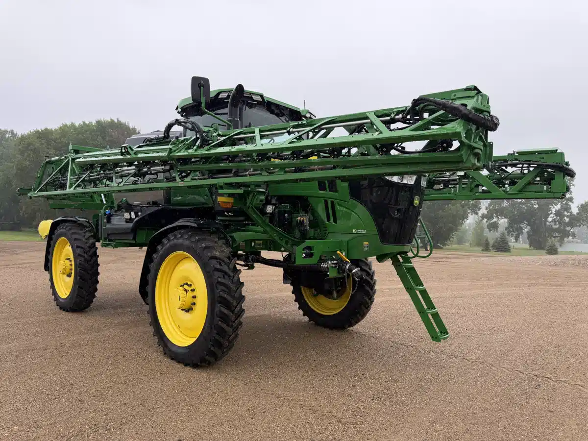 Photo de la Galerie 1 pour 2024 John Deere 412R Arroseur - Automoteur