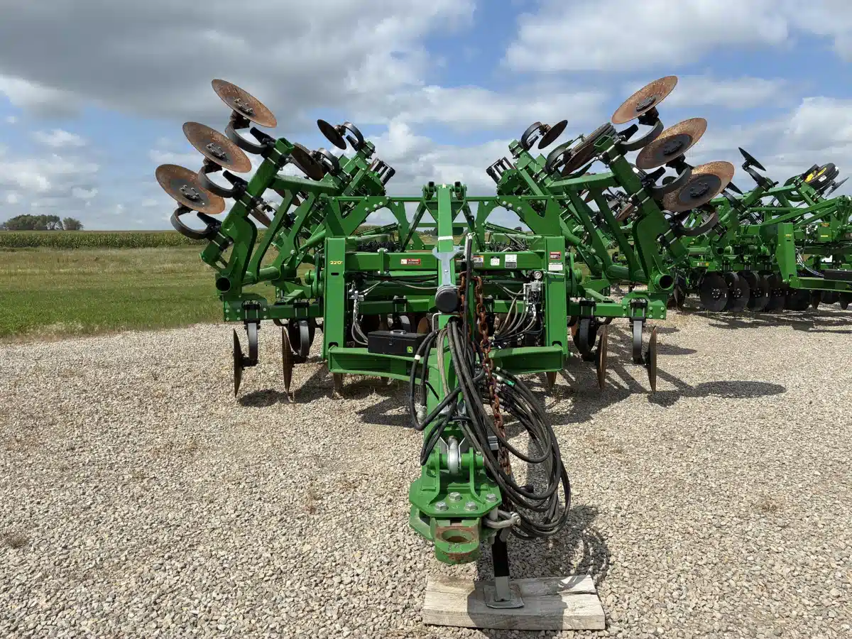 Gallery image 2 for 2023 John Deere 2730 Ripper