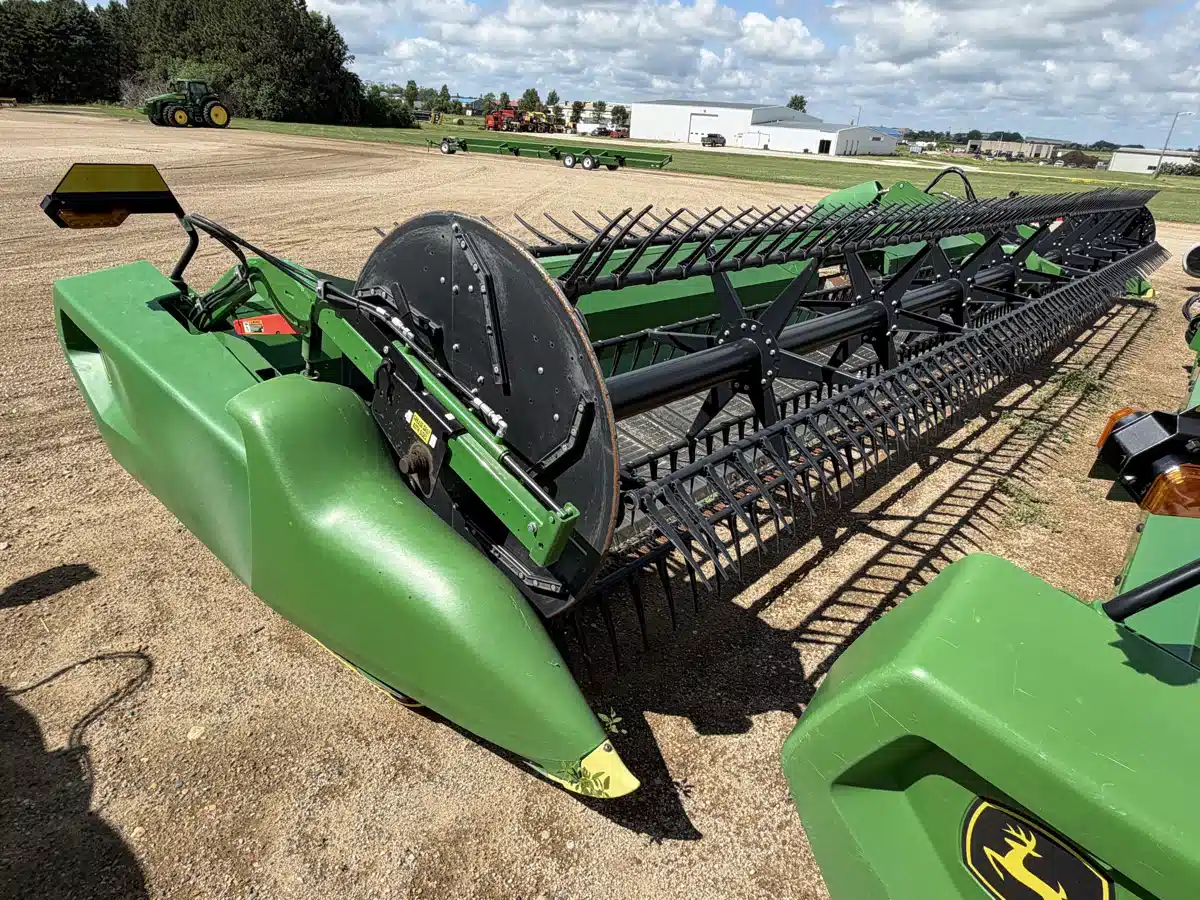 Gallery image 1 for 2024 John Deere RD40F Header - Flex Draper