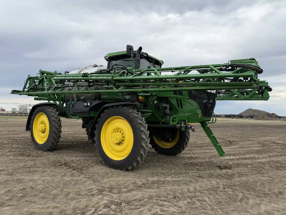 Photo de la Galerie 1 pour 2024 John Deere 616R Arroseur - Automoteur