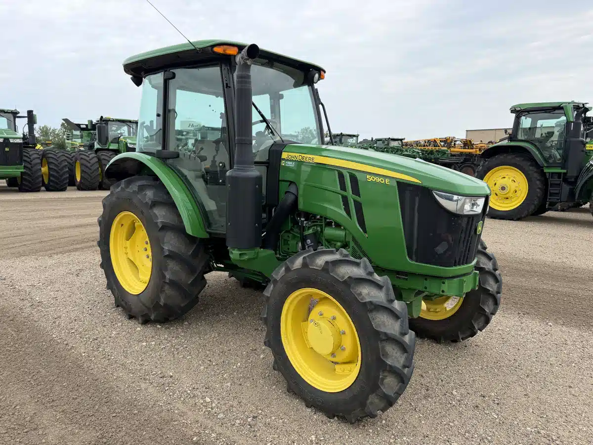 Gallery image 1 for 2021 John Deere 5090E Tractor