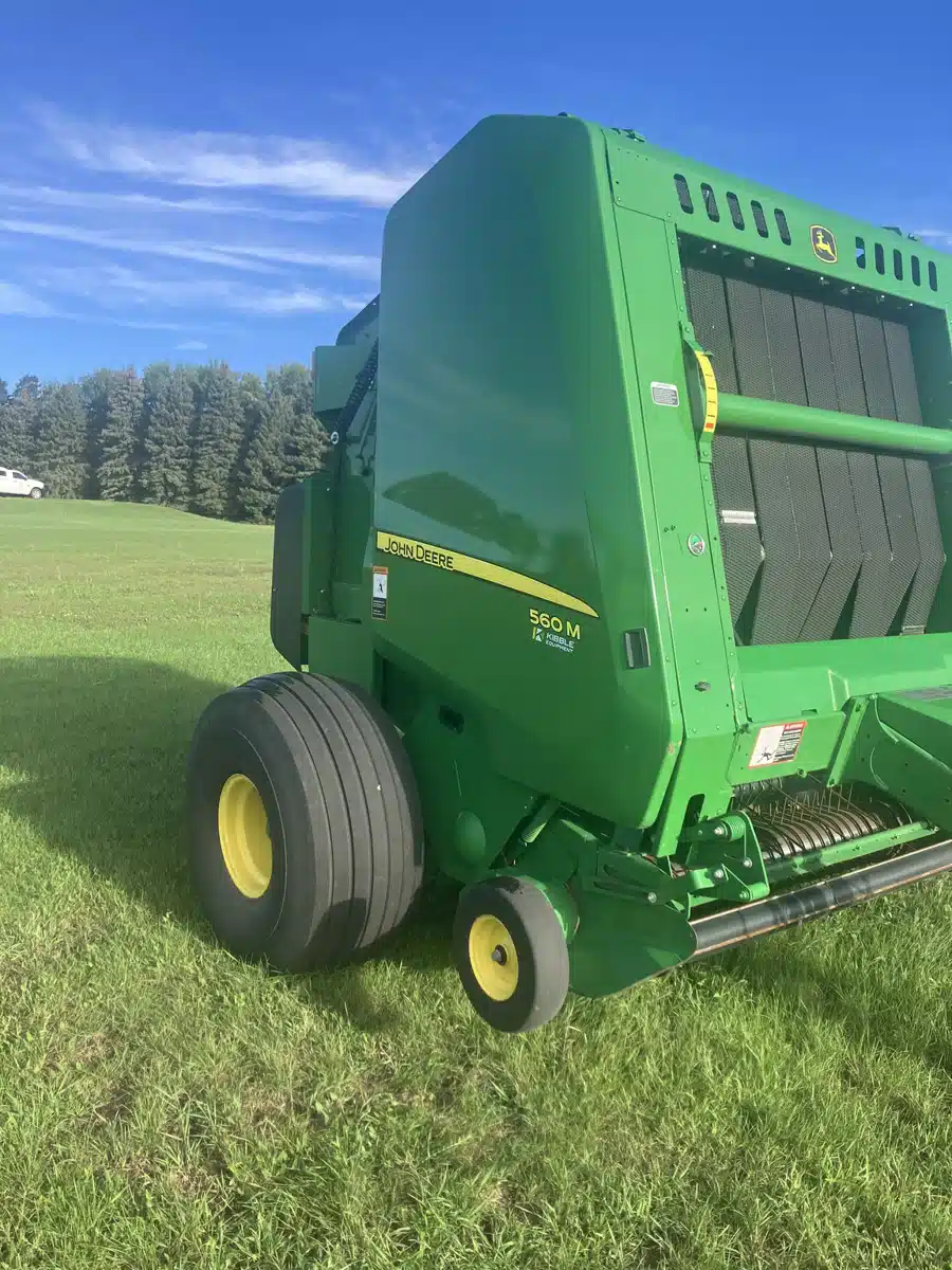 Gallery image 2 for 2021 John Deere 560M Round Baler