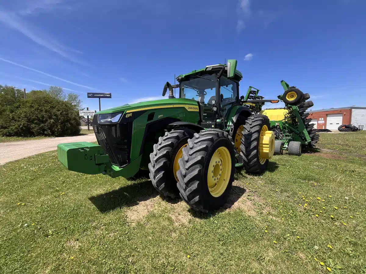 Gallery image 1 for 2020 John Deere 8R 370 Tractor