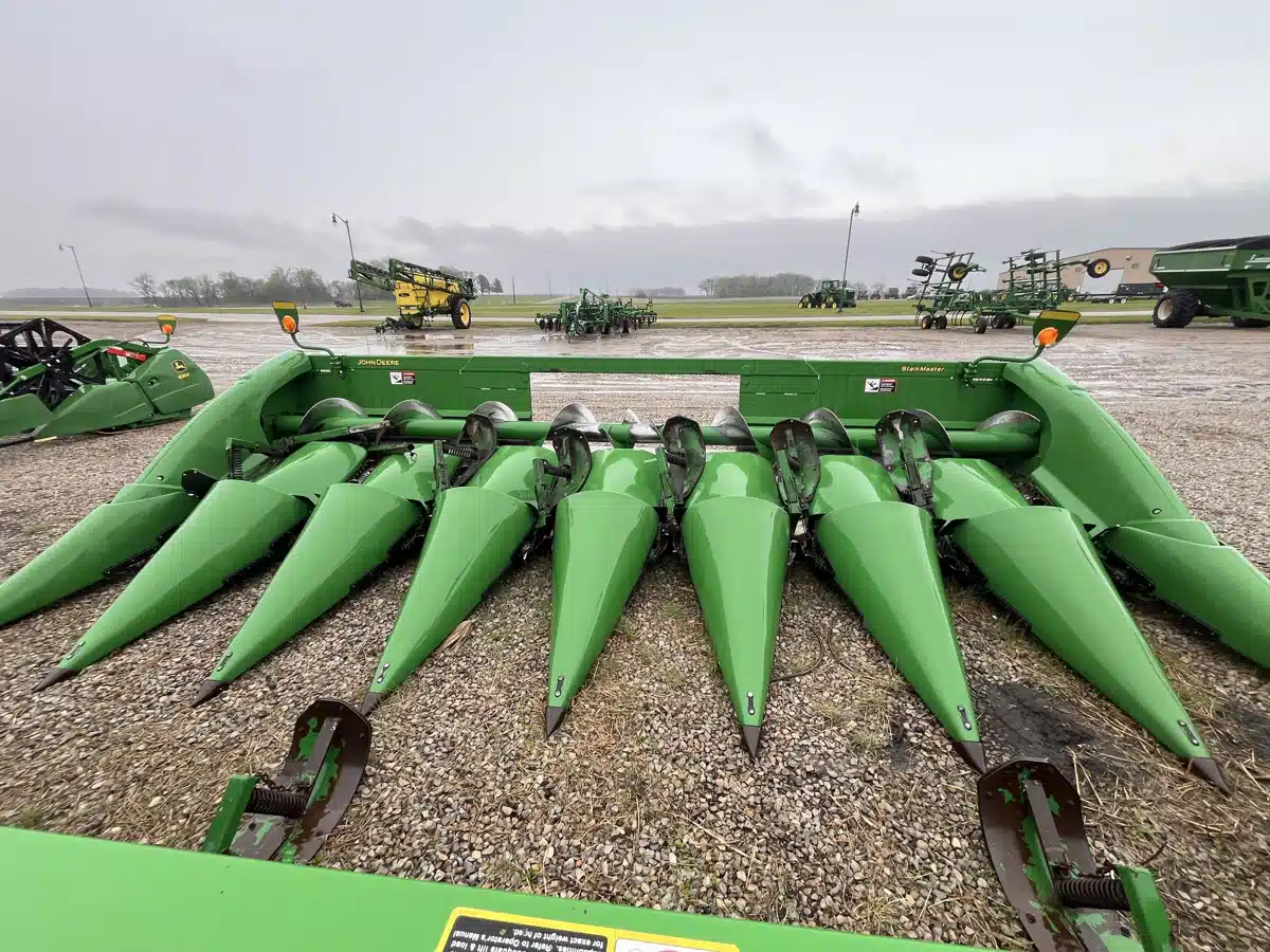 Gallery image 2 for 2011 John Deere 608C Header - Row Crop