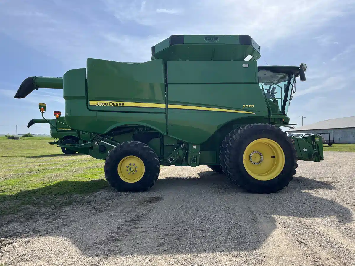 Gallery image 2 for 2021 John Deere S770 Combine