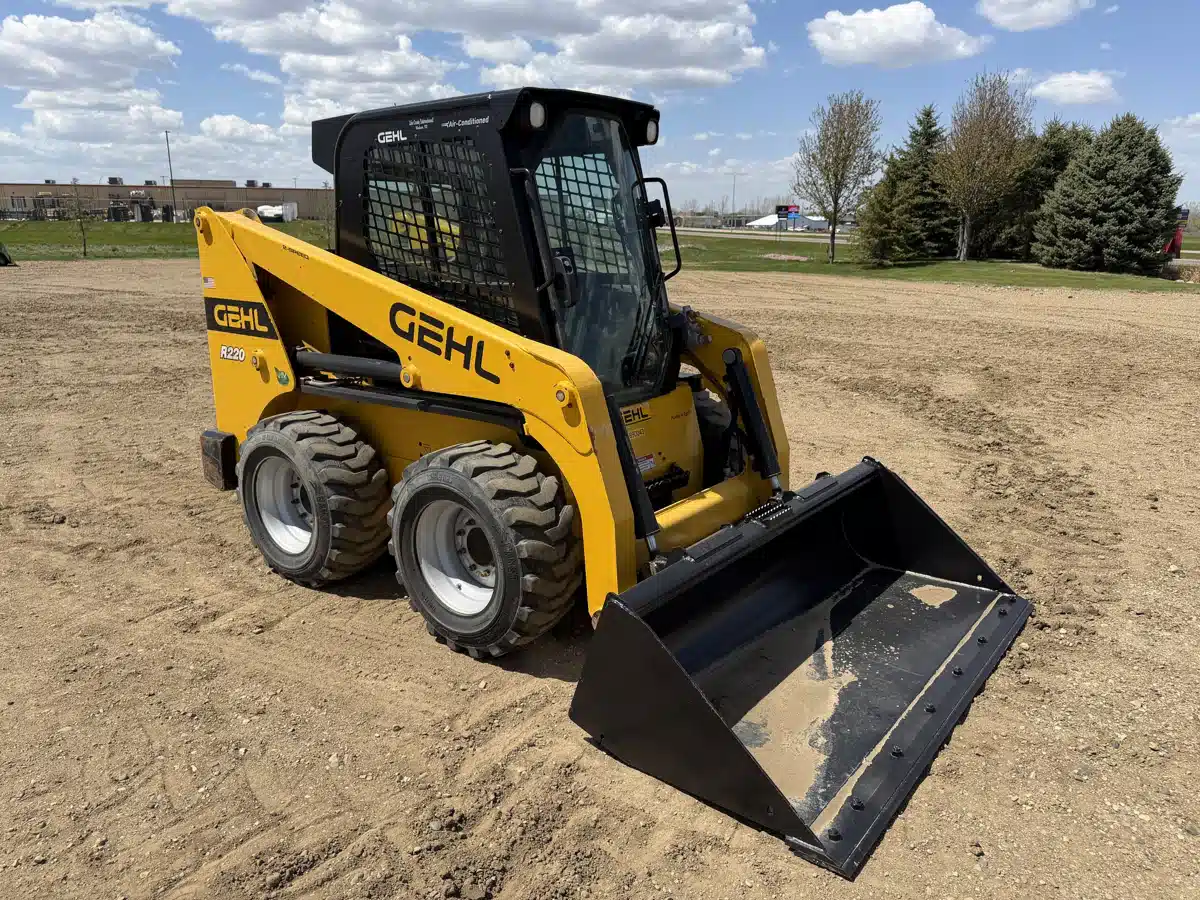 Gallery image 1 for 2023 Gehl R220 Skid Steer