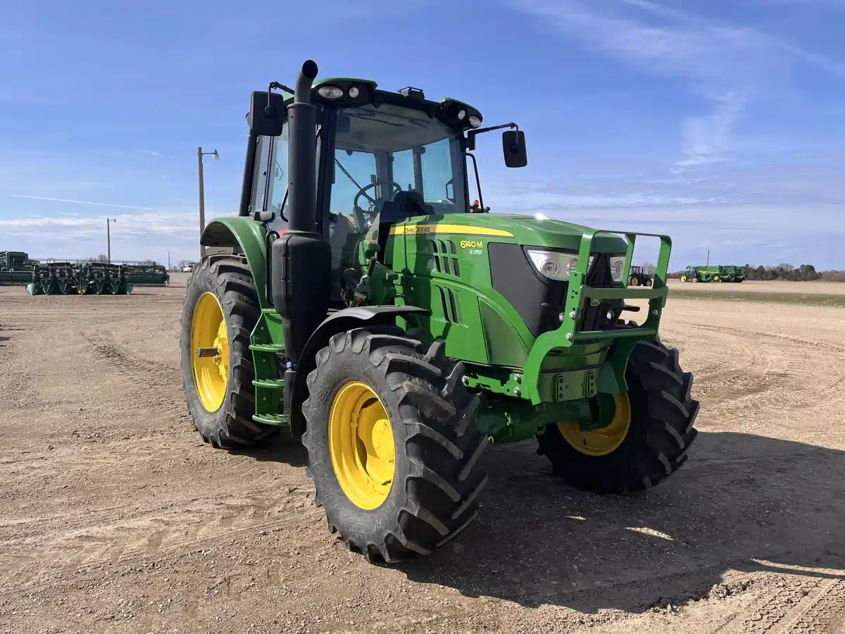 Photo de la Galerie 1 pour 2024 John Deere 6140M Tracteur