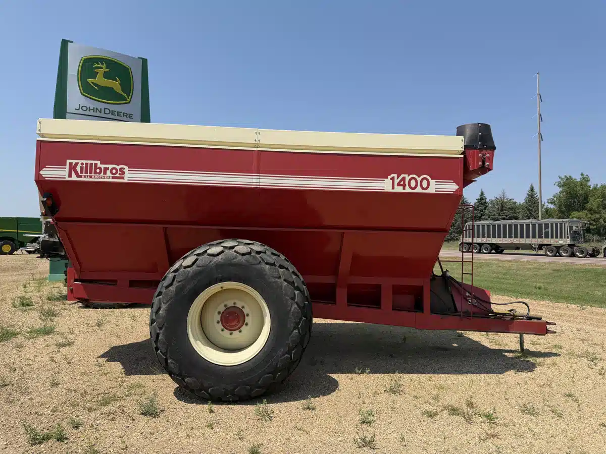 Gallery image 2 for 2000 Killbros 1400 Grain Cart