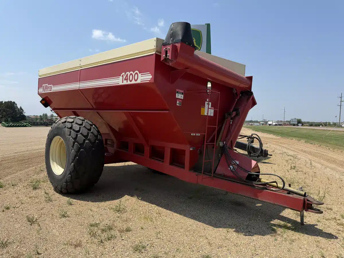 Gallery image 1 for 2000 Killbros 1400 Grain Cart