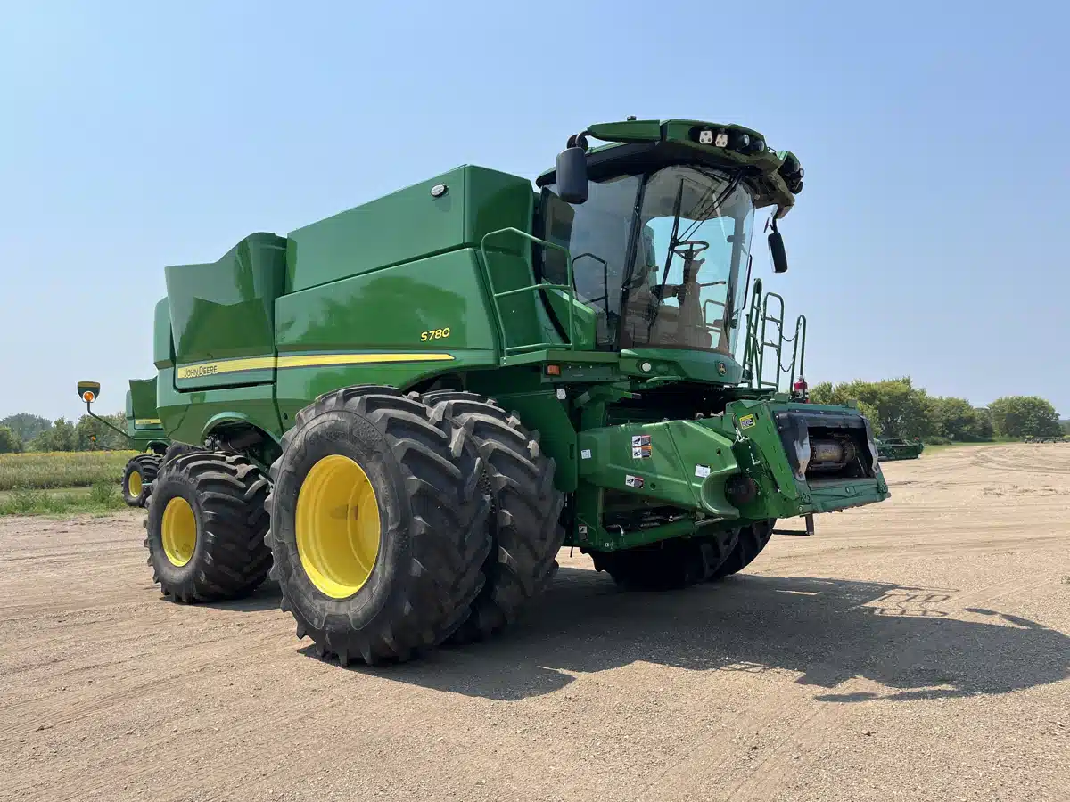 Gallery image 1 for 2023 John Deere S780 Combine