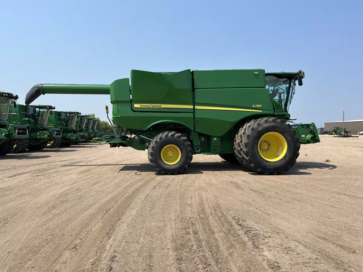 Gallery image 2 for 2023 John Deere S780 Combine