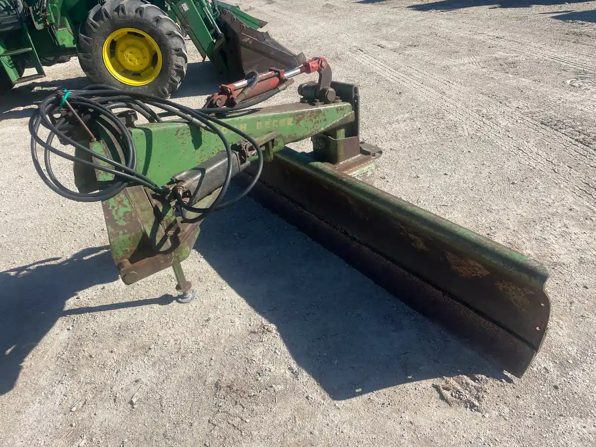 Gallery image 1 for Used 2000 John Deere 115 Blade