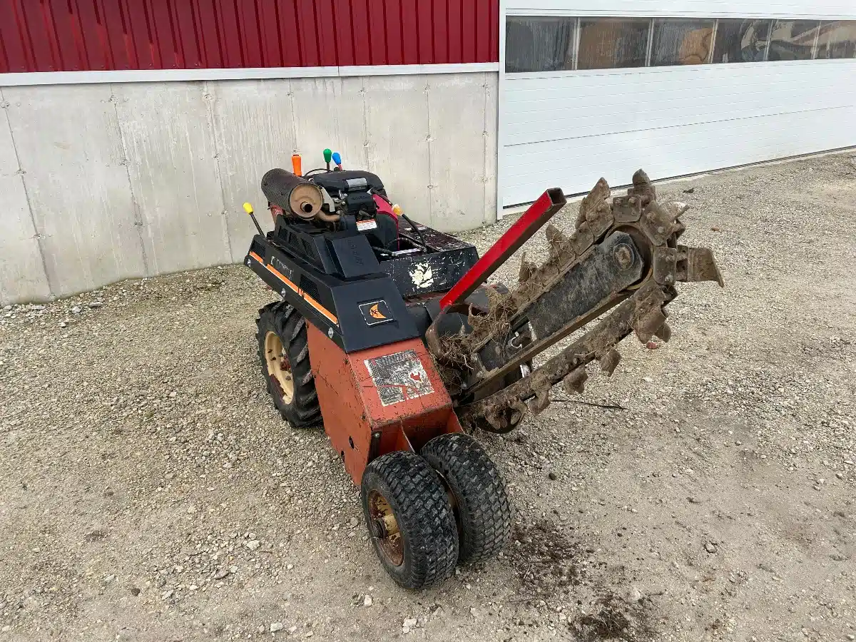 Gallery image 2 for Used 2002 Ditch Witch 1820 Trencher