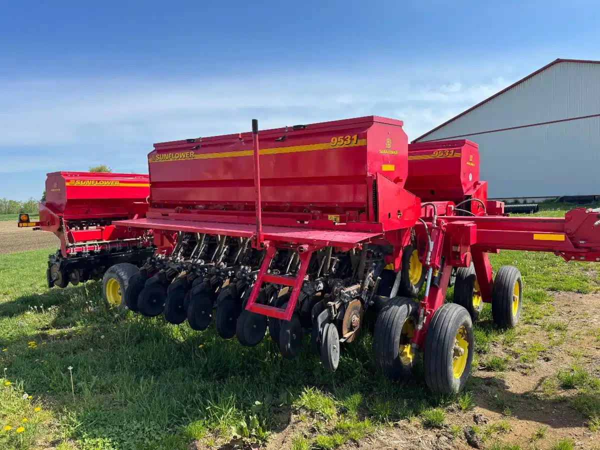 Gallery image 2 for Used 2014 Sunflower 9531 Drill