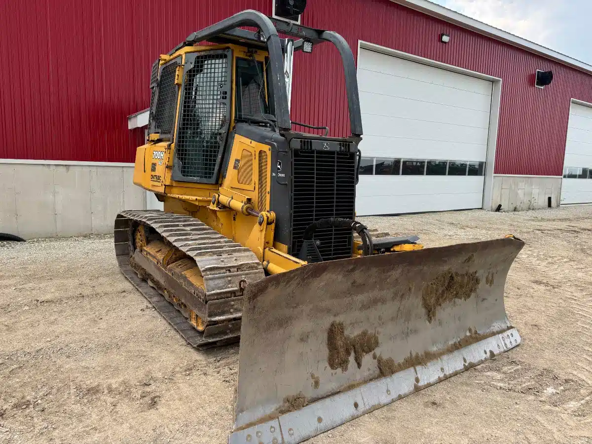 Gallery image 2 for Used 2005 John Deere 700H XLT Dozer