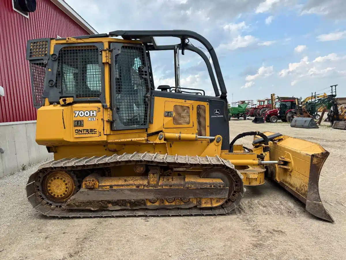 Gallery image 1 for Used 2005 John Deere 700H XLT Dozer