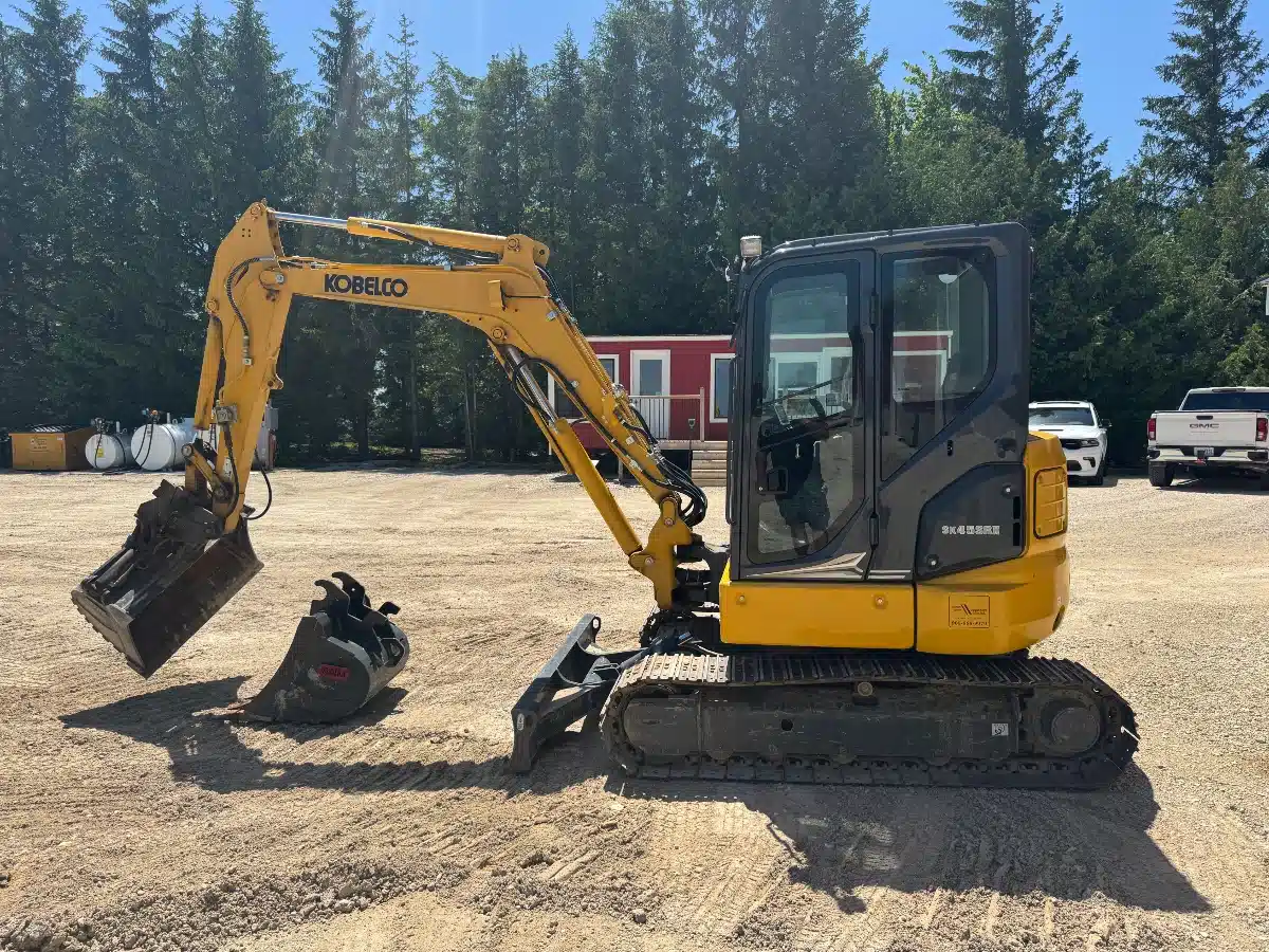 Gallery image 1 for Used 223 Kobelco sk45srx Excavator