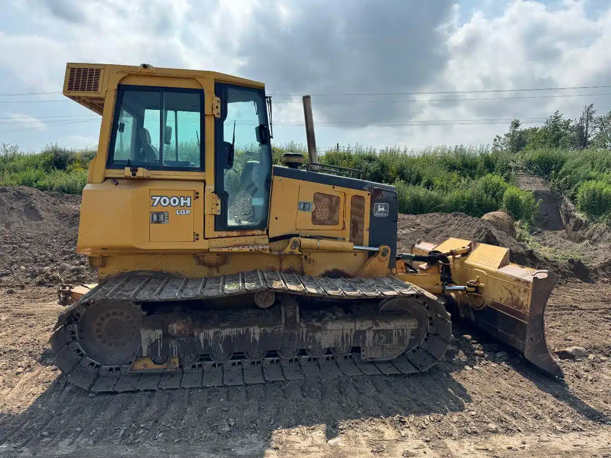 Gallery image 2 for Used John Deere 700H LGP Dozer