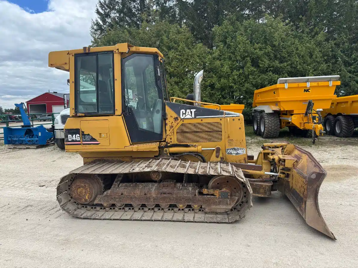 Gallery image 1 for Used 2005 Caterpillar D4G LGP Dozer