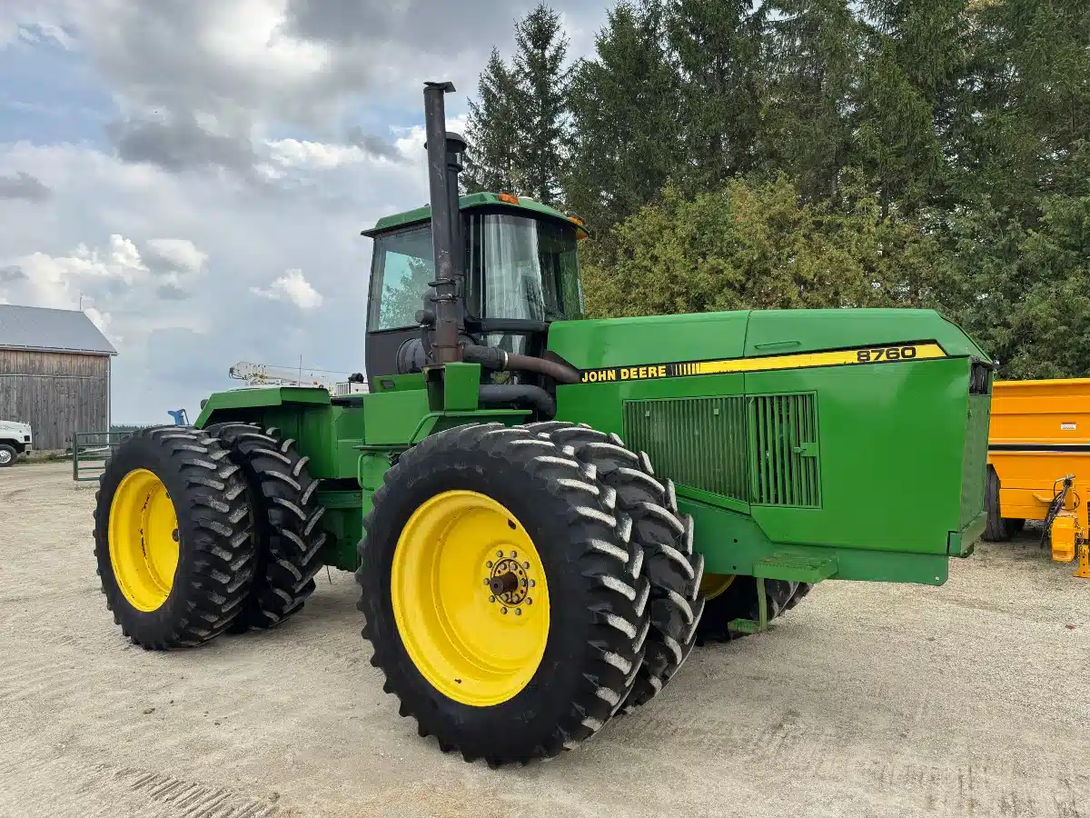 Gallery image 2 for Used 1990 John Deere 8760 Tractor