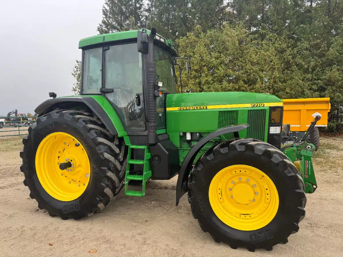 Gallery image 1 for Used 2002 John Deere 7710 Tractor