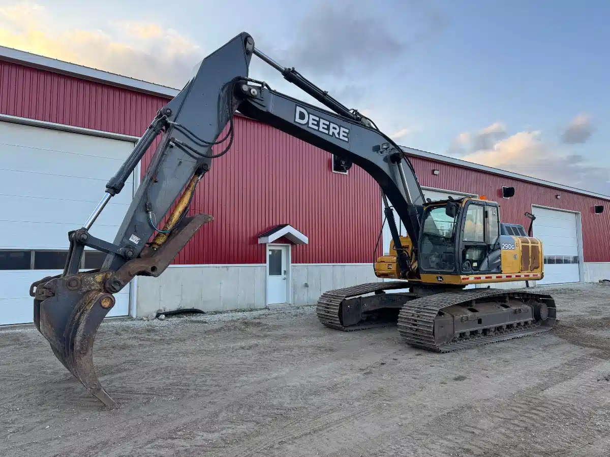 Gallery image 2 for Used 2015 John Deere 290G LC Excavator