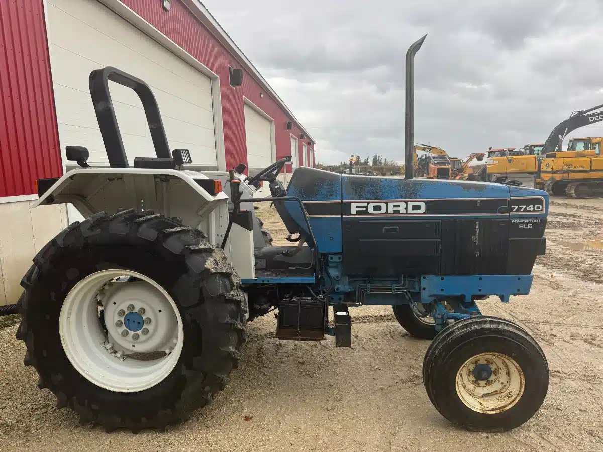 Gallery image 2 for 1995 Ford 7740SLE Tractor