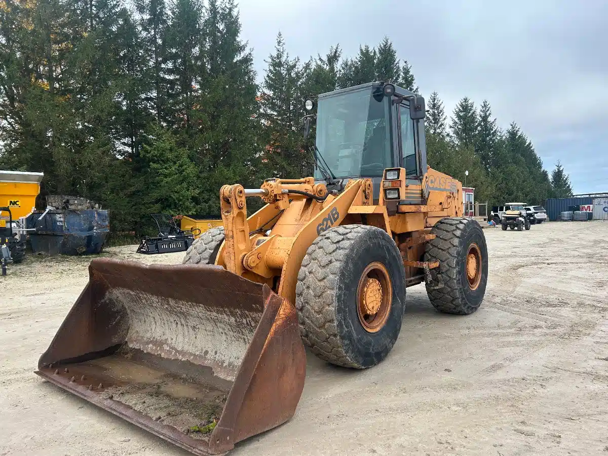 Gallery image 2 for Used 2000 Case 621B Wheel Loader