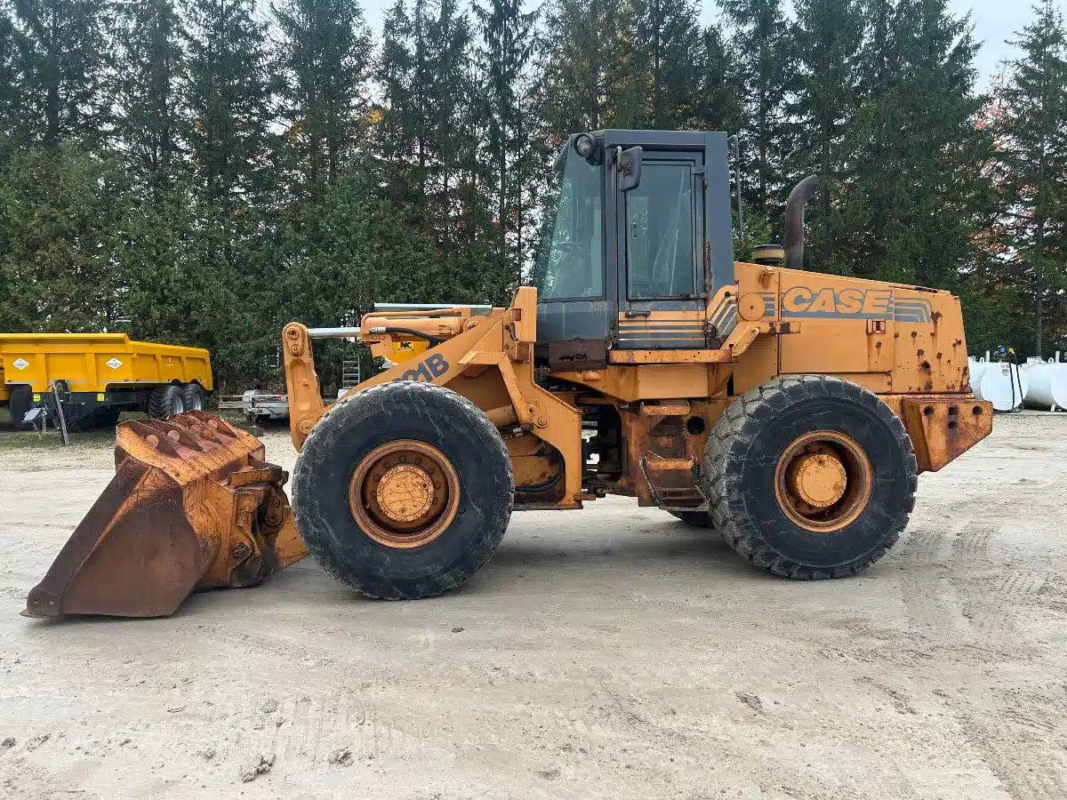 Used 2000 Case 621B Wheel Loader