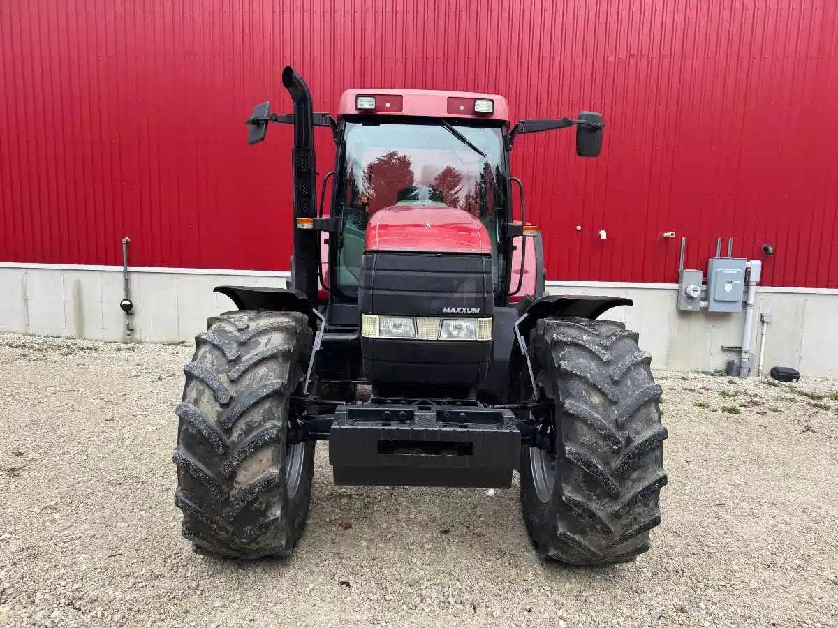 Gallery image 2 for Used Case IH MX135 Tractor