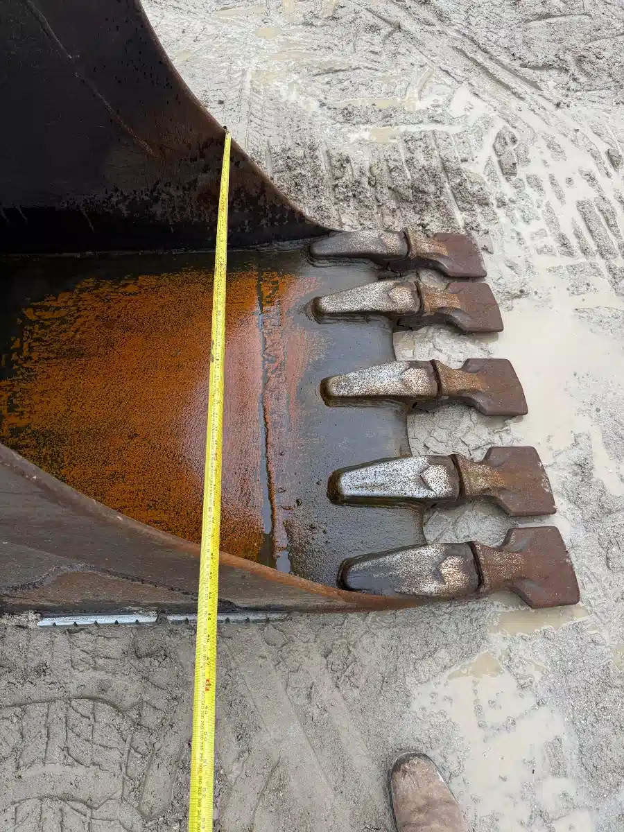 Gallery image 2 for 2006 Kobelco SR235-LC Excavator