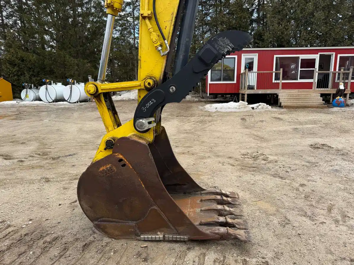 Gallery image 2 for 2006 Kobelco SR235-LC Excavator