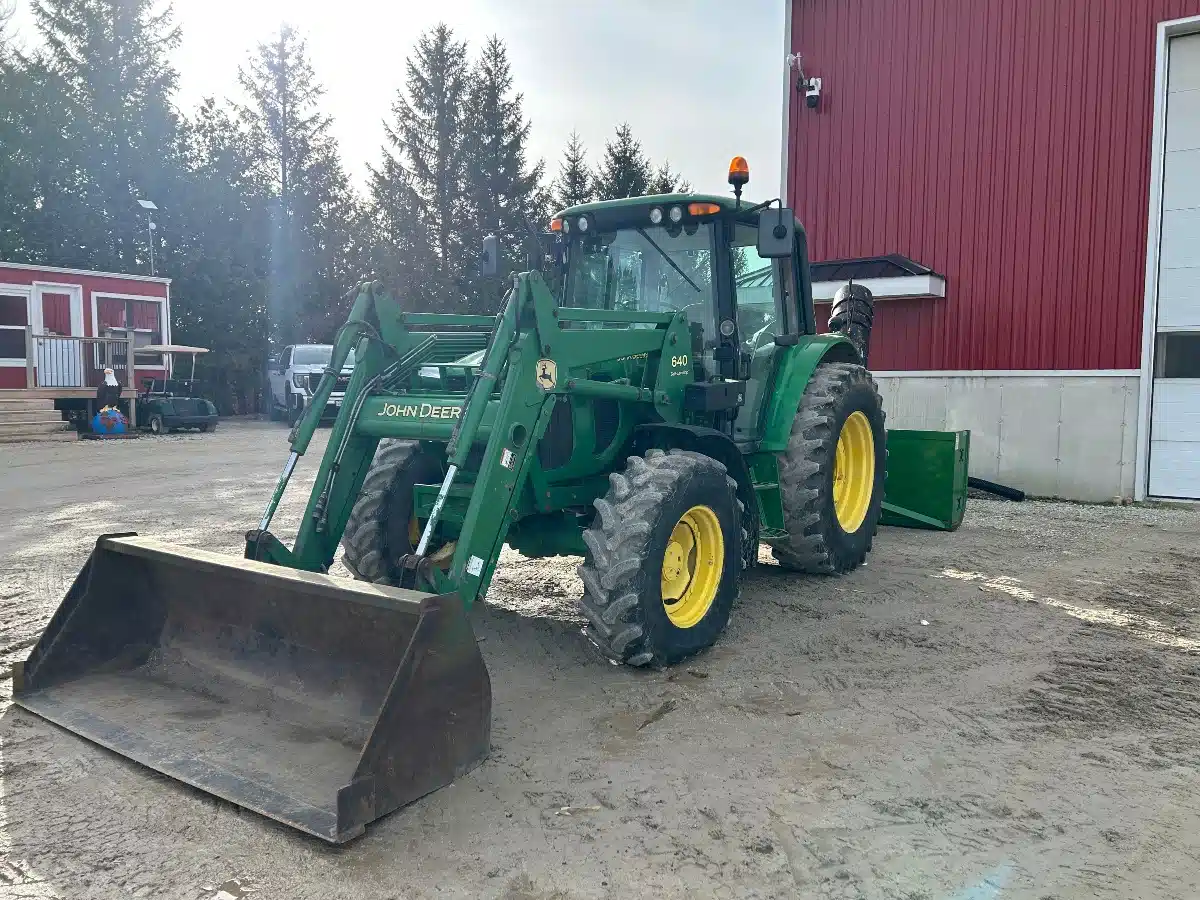 Gallery image 2 for Used 2002 John Deere 6220 Tractor