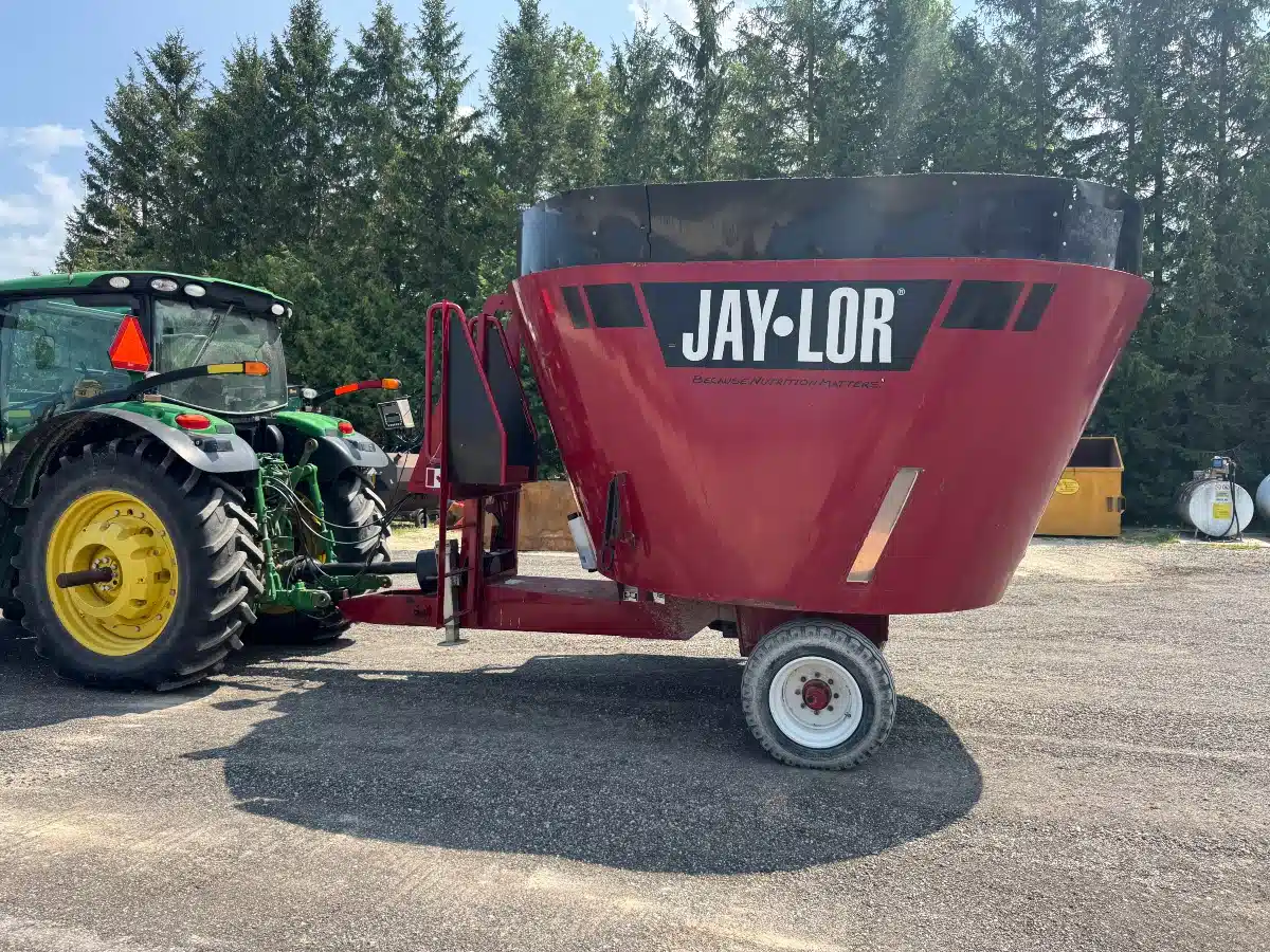 Gallery image 1 for 2016 Jaylor 5575 TMR Mixer