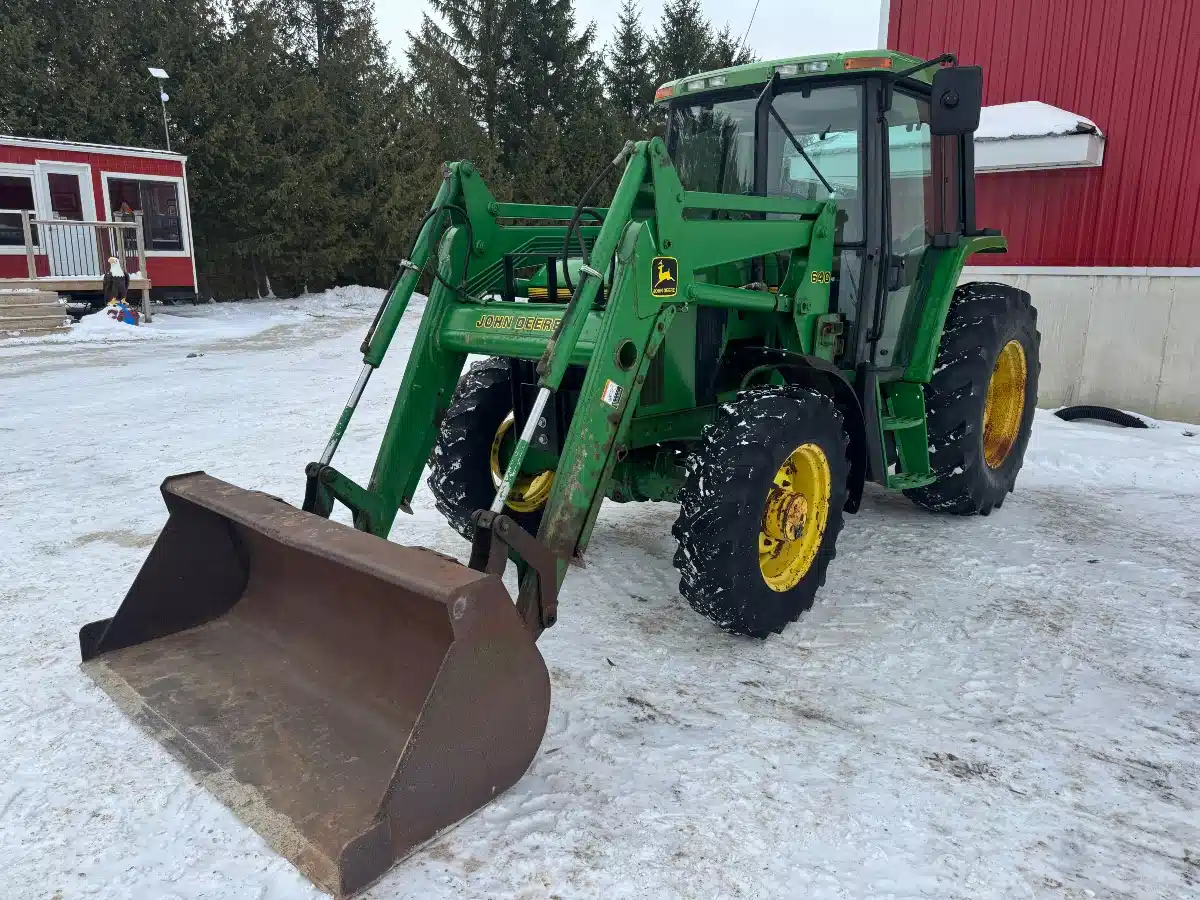 Gallery image 2 for Used 1995 John Deere 6200 Tractor