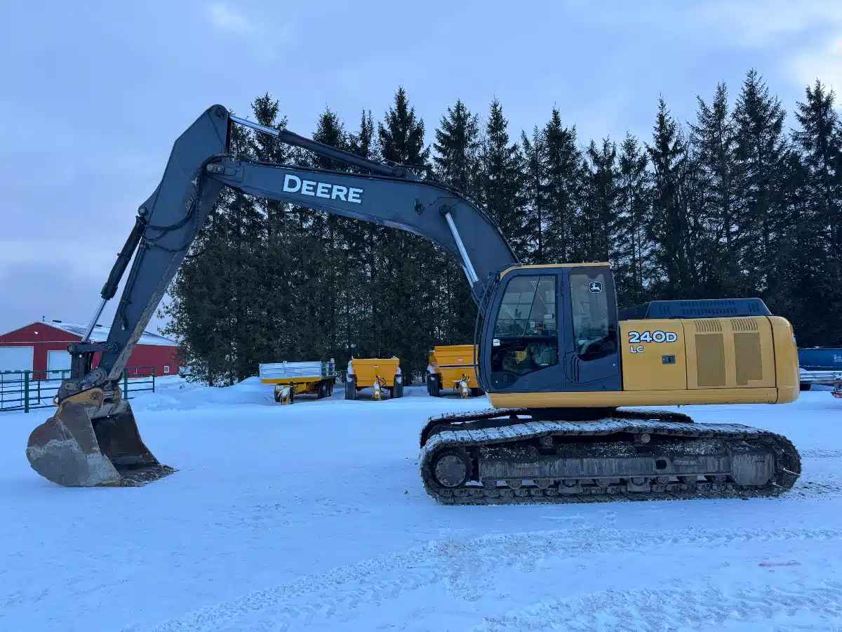 Used 2011 John Deere 240D LC Excavator