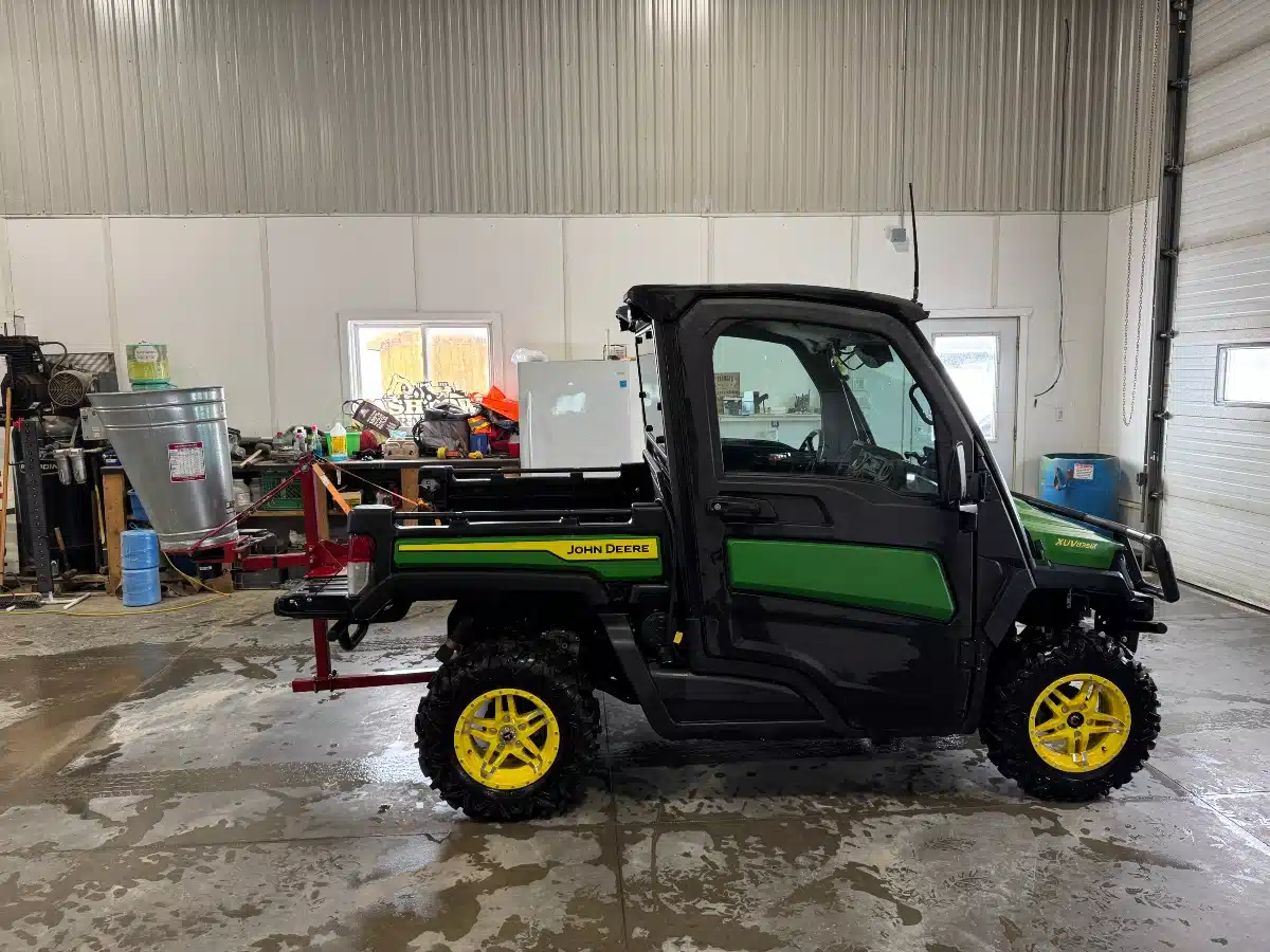 Gallery image 2 for Used 2021 John Deere XUV 835M Utility Vehicle