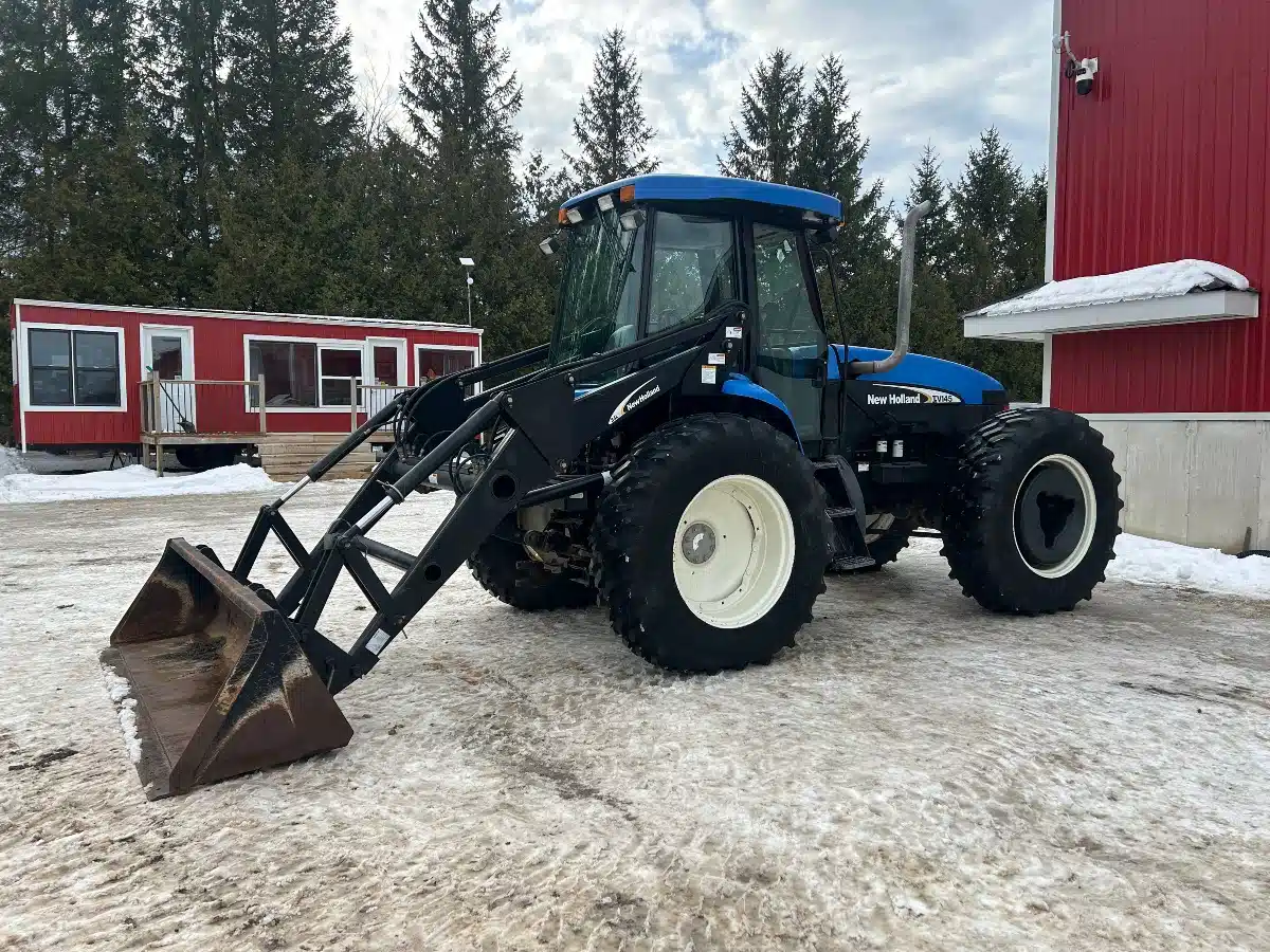 Gallery image 2 for 2006 New Holland TV145 Tractor