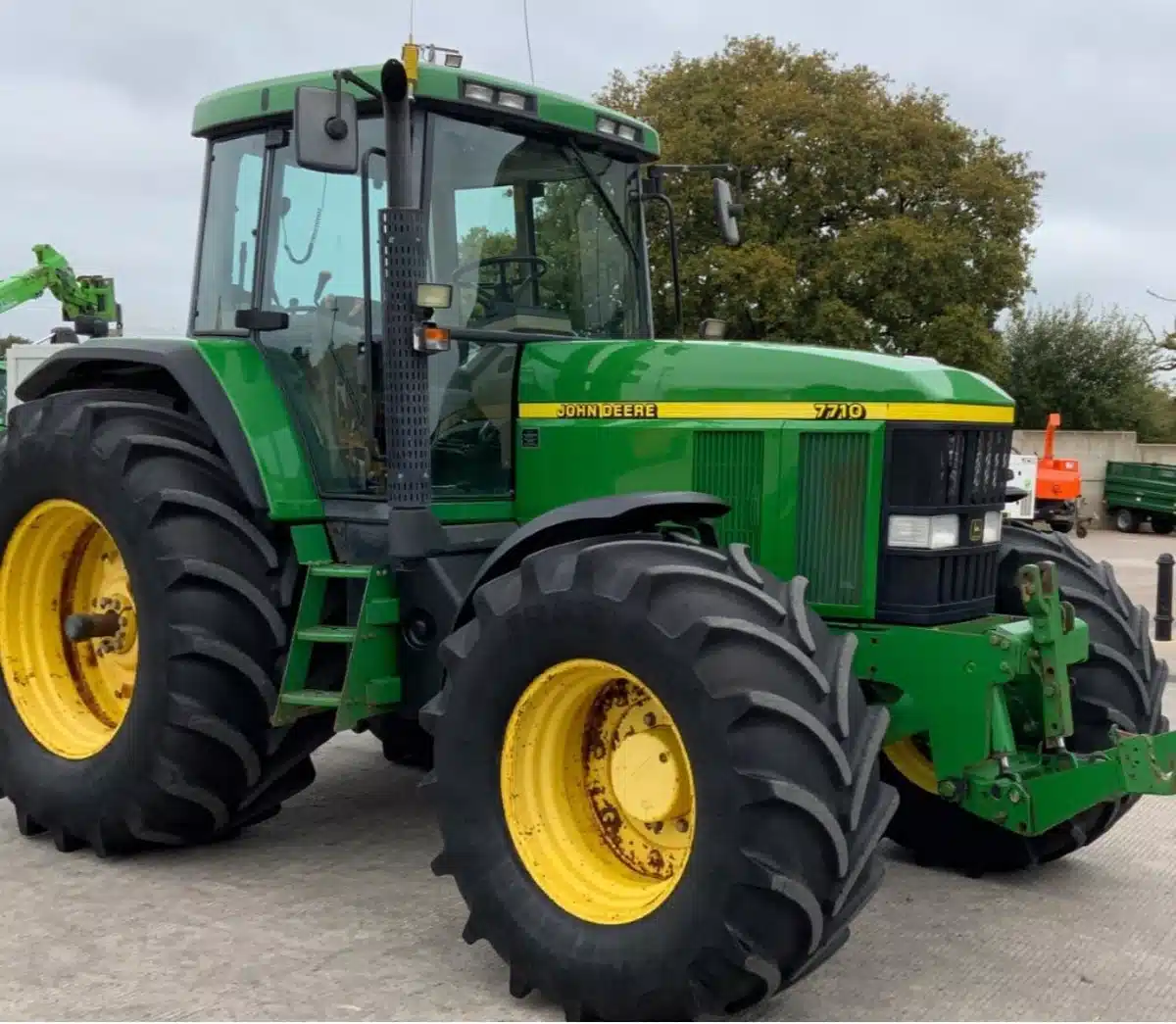 Gallery image 1 for 2002 John Deere 7710 Tractor